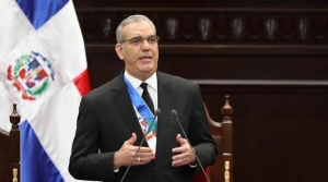 Presidente Luis Abinader presentó mejoras en cobertura de seguro familiar para militares y pacientes de alto costo