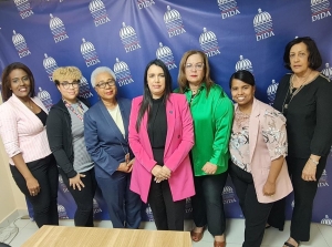 “Hoy, en el Día Internacional de la Mujer”, queremos honrar y celebrar a todas nuestras valiosas colaboradoras