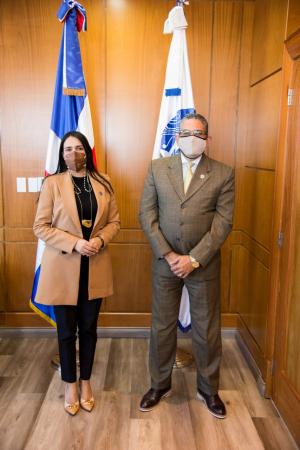 Carolina Serrata Méndez visitó al Director de la Oficina Presidencial de Tecnología de la Información OPTIC Pedro Quezada para tratar temas relacionados con la automatización de los servicios de la DIDA