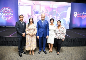 Directora General de la DIDA, Carolina Serrata Méndez, participa activamente en el acto de presentación del &quot;Compromiso de Inserción Laboral Inclusiva, en el Marco de RD Trabaja&quot;