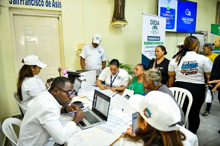 Cientos de residentes de Capotillo